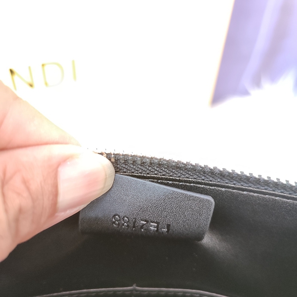 超激安ブランド財布偽物全体デザイン